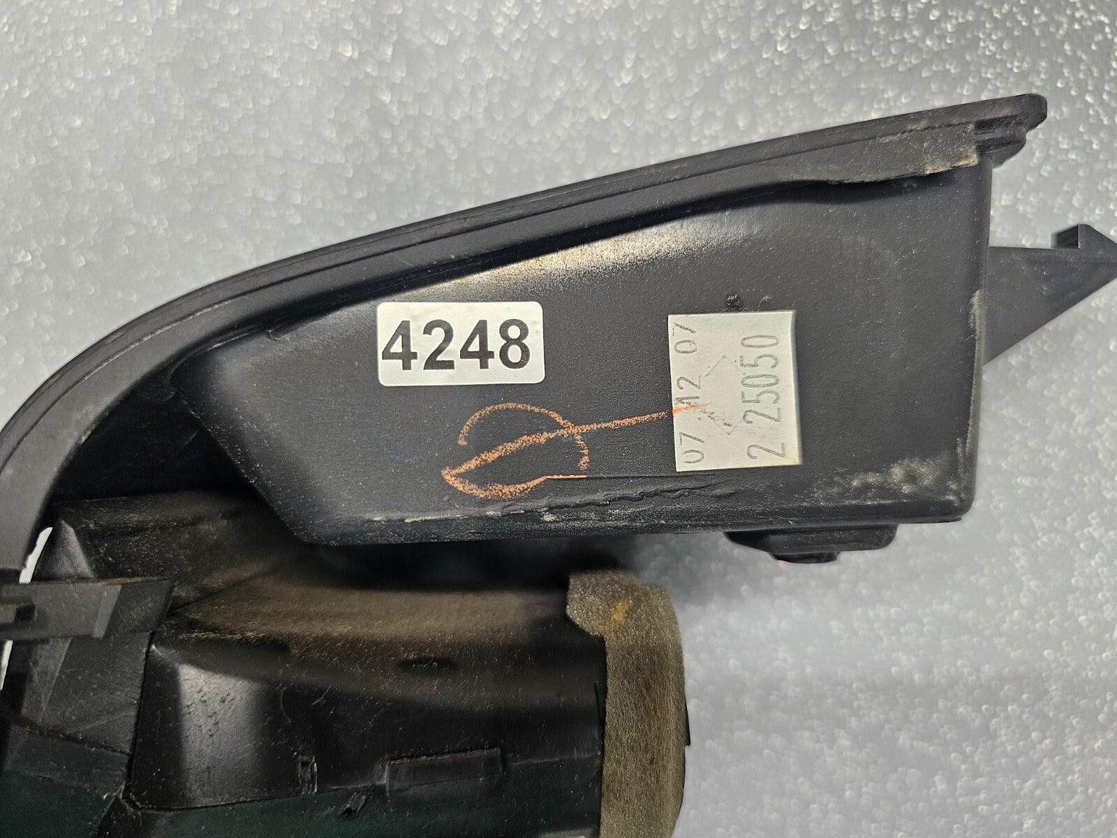 05-15 NISSAN TITAN ARMADA QX56 DASH FRONT CENTER LEFT AIR VENT HEATER TRIM BLACK