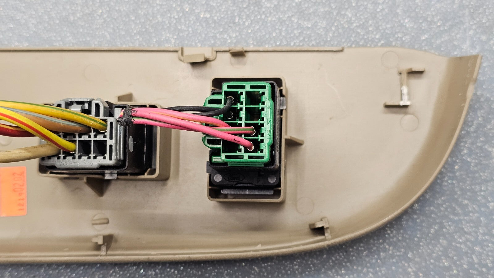 🔥03-06 FORD EXPEDITION RIGHT PASSENGER FRONT DOOR WINDOW LOCK SWITCH TAN OEM
