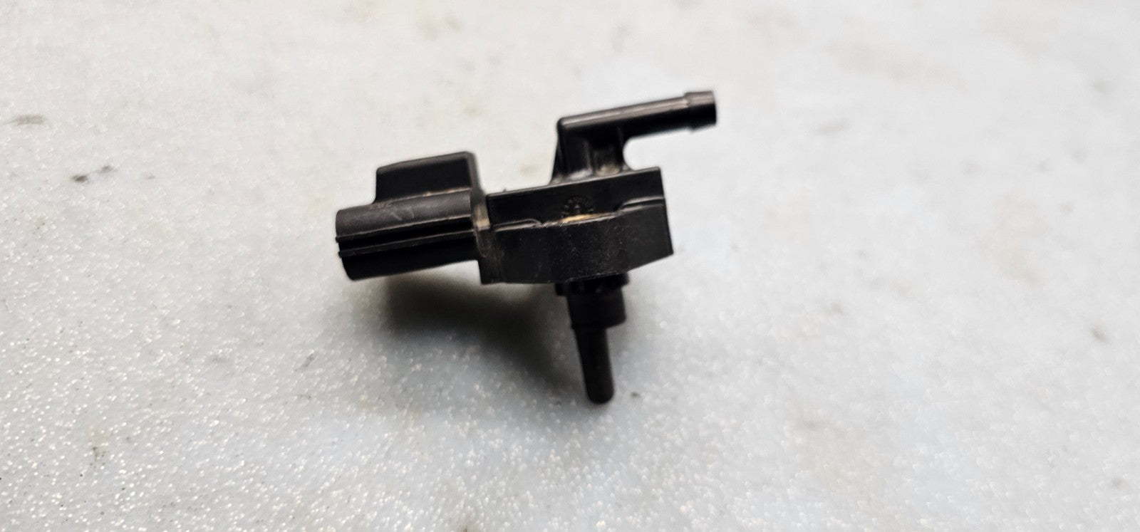 🔥04-14 Crown Victoria Mustang Explorer Fuel Injection Injector Pressure Sensor 