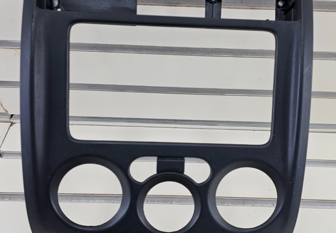 🔥2004-2012 CHEVY COLORADO GMC CANYON CENTER DASH RADIO VENT BEZEL BLACK