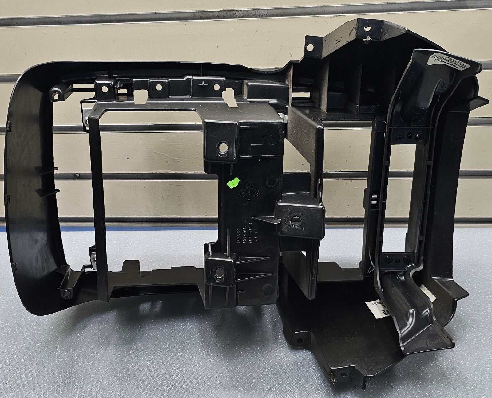 🔥03-07 CTS/SRX Center Dash Panel Radio Frame Housing Trim Bezel Support Ebony