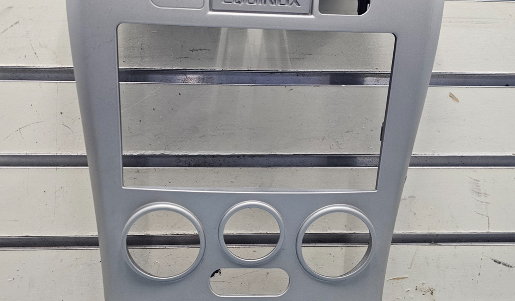 🔥05-06 Chevy Equinox Center Dash Radio Climate Control Bezel Trim Panel Silver