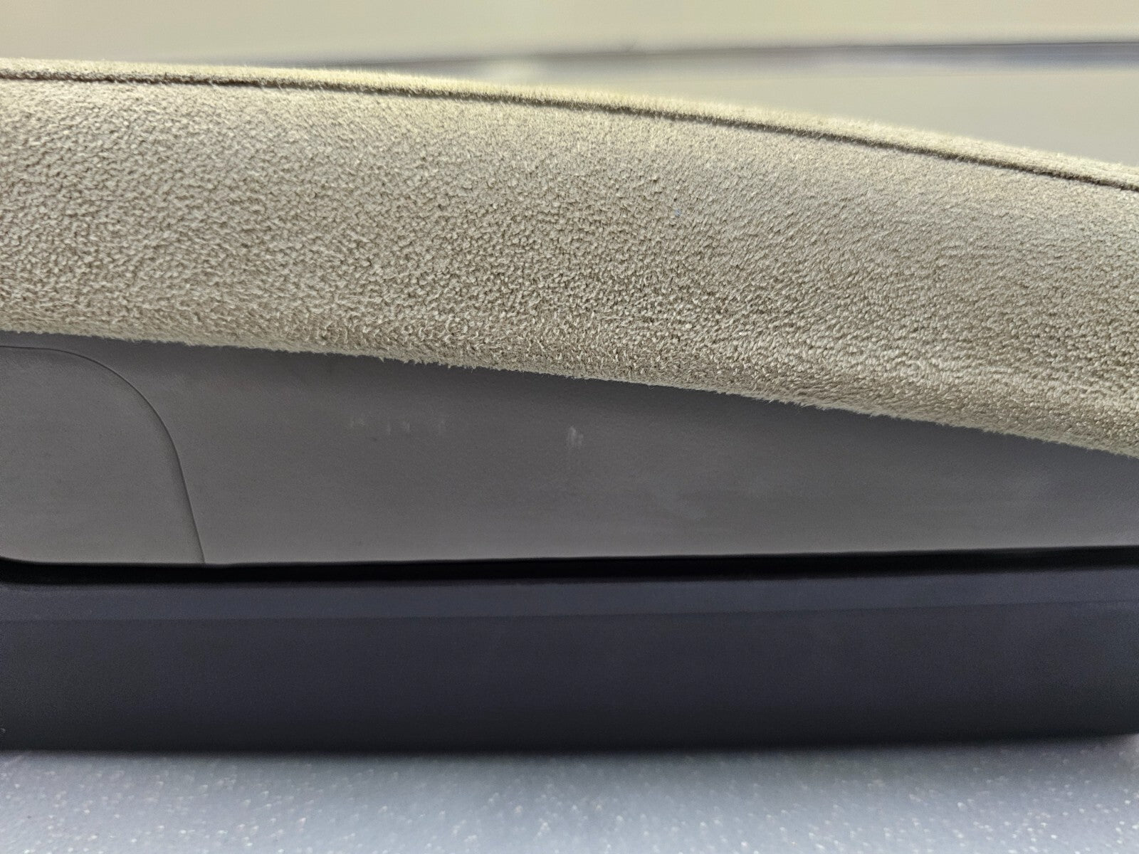 🔥07-12 Nissan Altima Center Console Lid Arm Rest Top Pad Cover Assembly Tan OEM