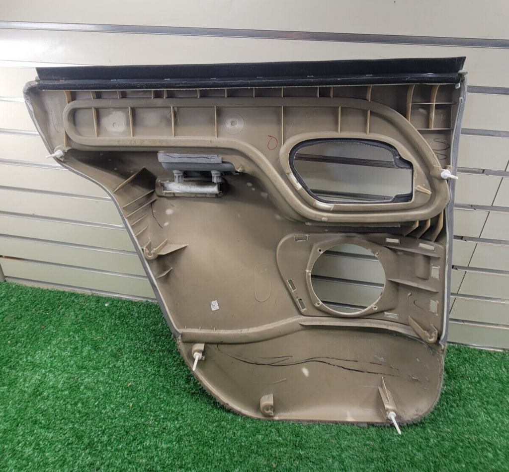 🔥95-99 Chevy GMC Silverado escalade DOOR PANEL Rear RIGHT Auto LIGHT GRAY D2
