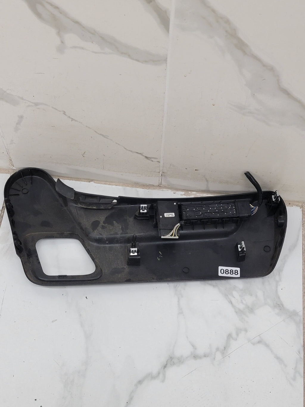 07-14 Chevy Tahoe Escalade Driver Left Side Seat Switch Valance L0060317 BLACK