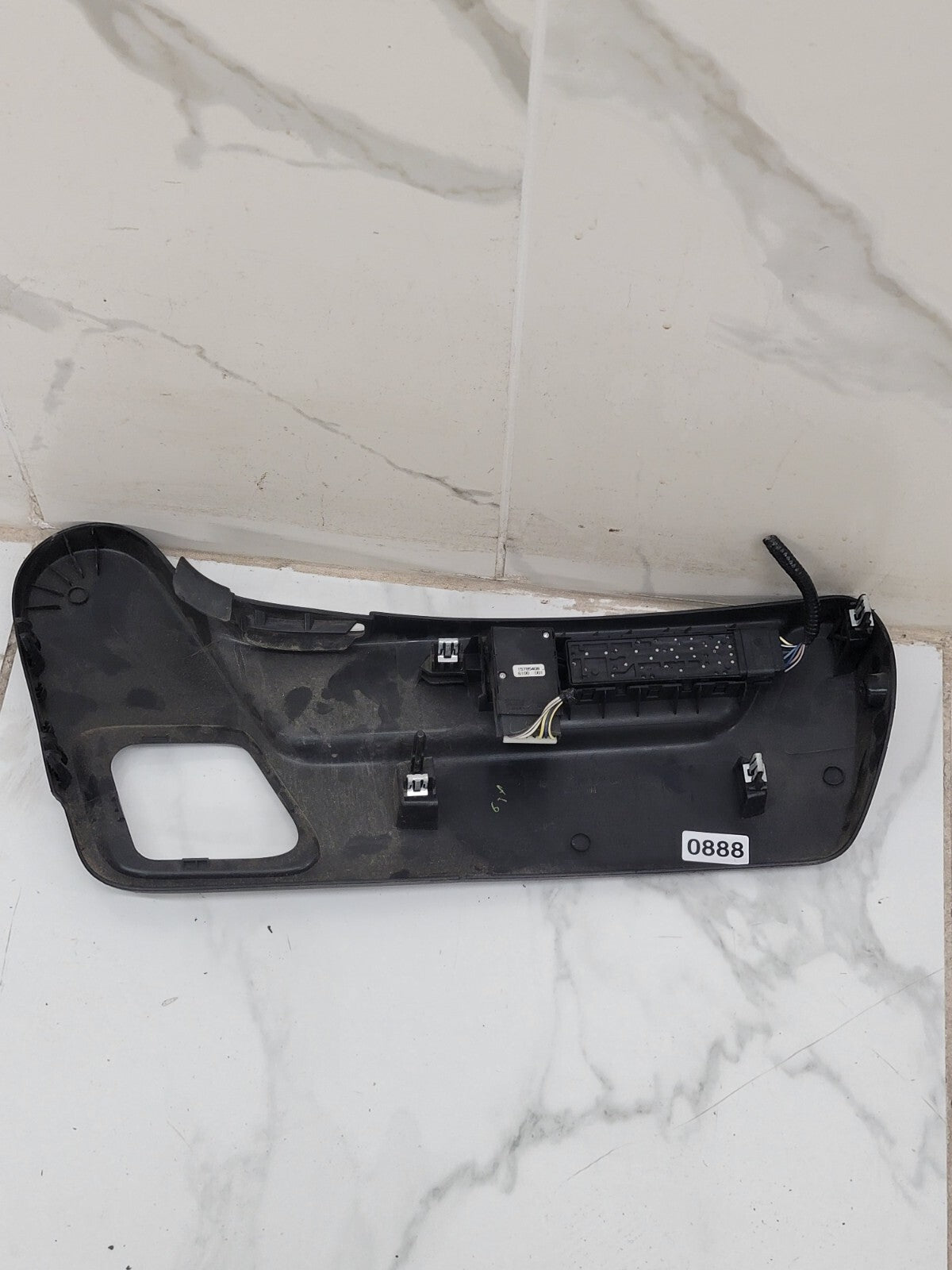 07-14 Chevy Tahoe Escalade Driver Left Side Seat Switch Valance L0060317 BLACK