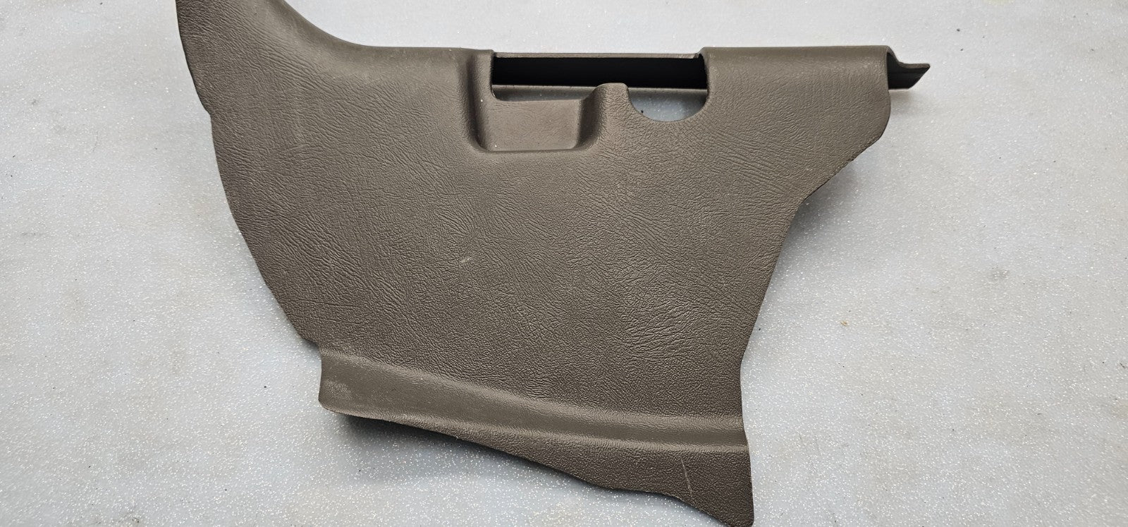 🔥99-06 SILVERADO SIERRA LEFT DRIVER KICK LOWER TRIM PANEL HOOD PROP BLACK