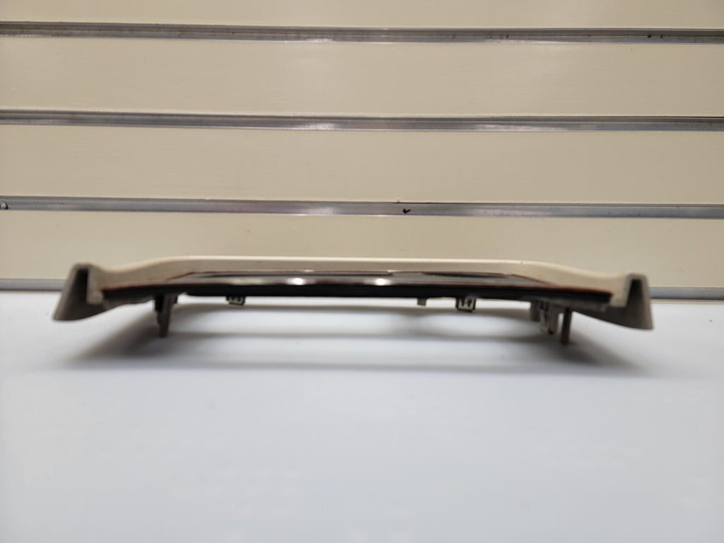 02-06 Cadillac Escalade Radio Dash Trim Bezel with Clock 15072628 gray/woodgrain