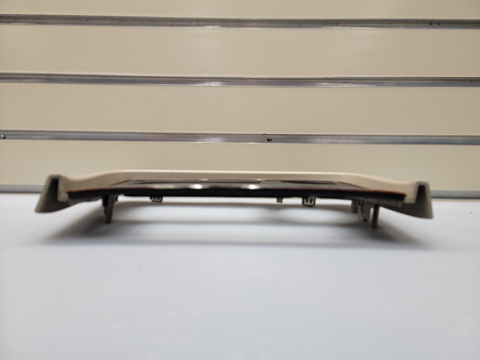 02-06 Cadillac Escalade Radio Dash Trim Bezel with Clock 15072628 gray/woodgrain