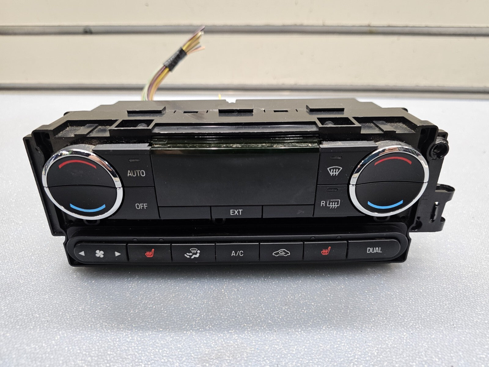 07-10 Ford Edge Dash Center A/C Heater Control Temperature Climate Control Unit