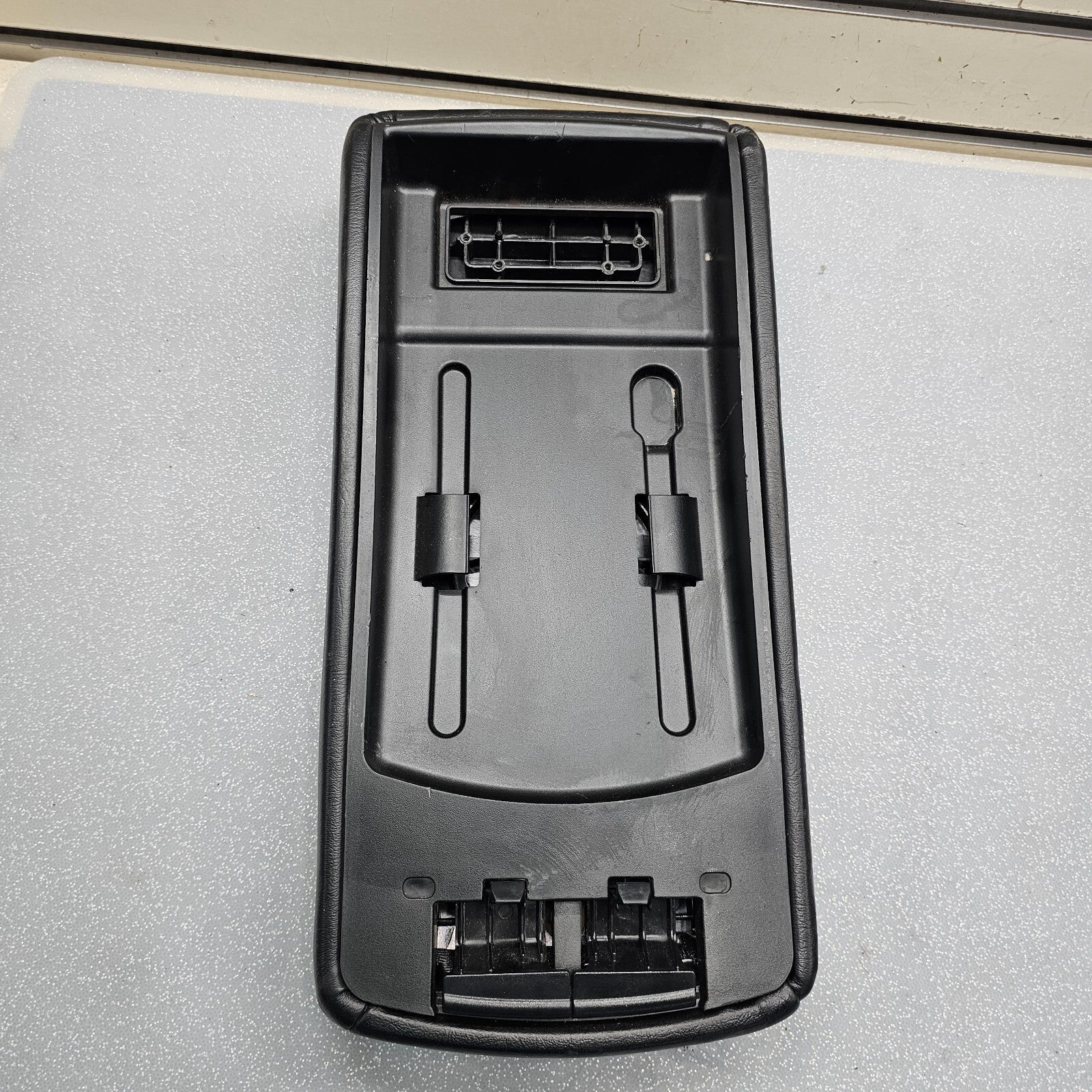 🔥08-10 Dodge Charger Center Console Arm Rest Lid Leather Assembly Cover BLACK