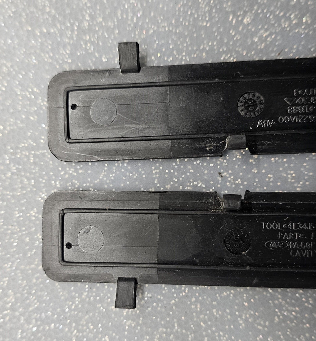 🔥04-08 FORD F150 INTERIOR LEFT DOOR PANEL HANDLE SCREW COVER TRIM CAP BLACK OEM