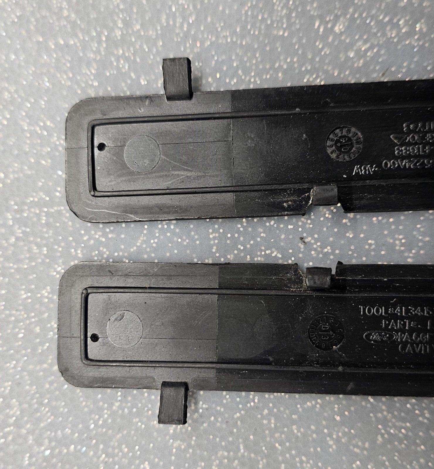 🔥04-08 FORD F150 INTERIOR LEFT DOOR PANEL HANDLE SCREW COVER TRIM CAP BLACK OEM
