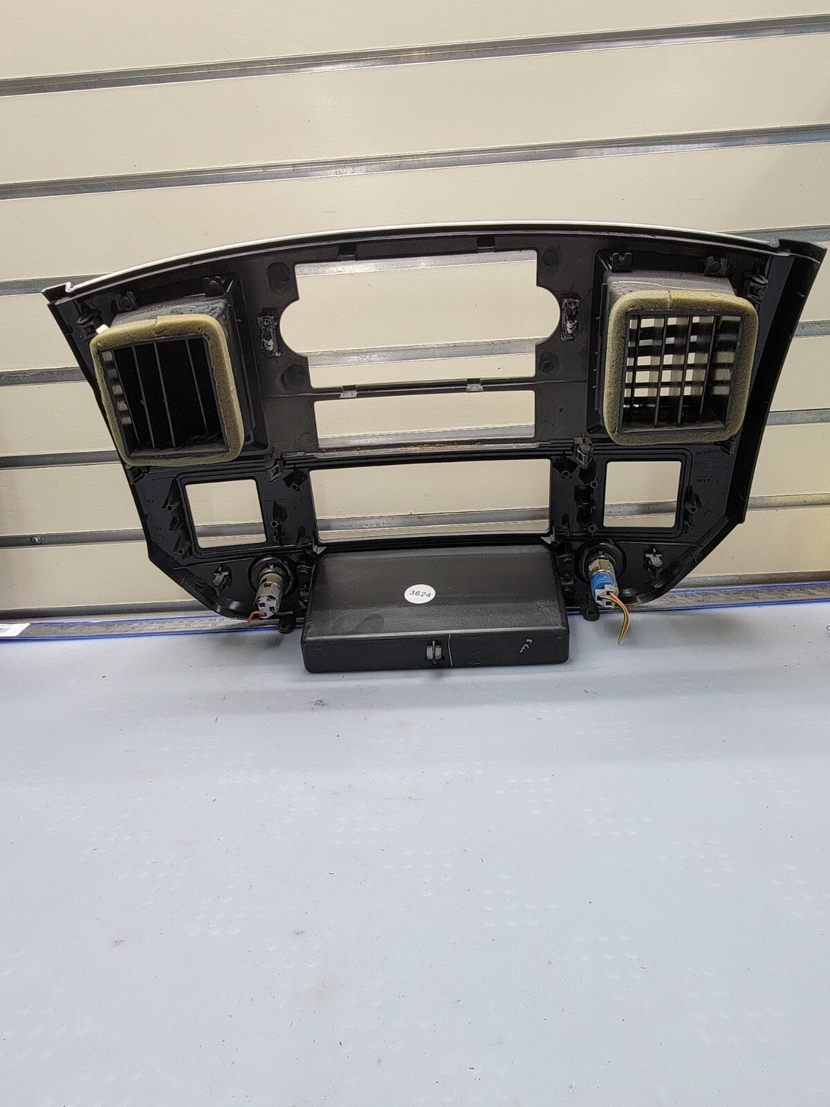 🔥06-08 Dodge RAM Dash RADIO Bezel Climate Trim Panel 🔴Storage SILVER/GRAY B11