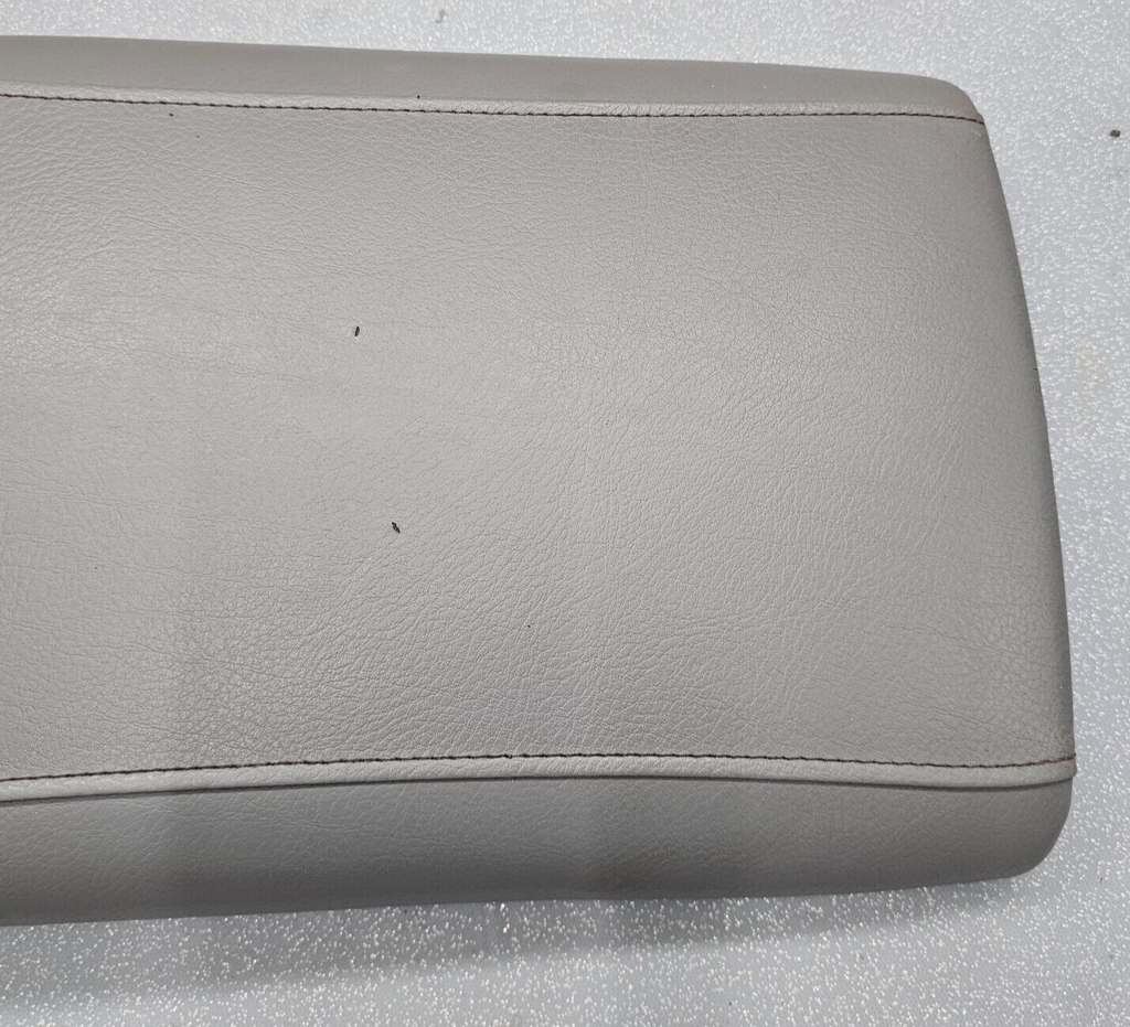 03-06 EXPEDITION Center Console Arm Rest Storage Cover Top Pad Lid Assembly Gray