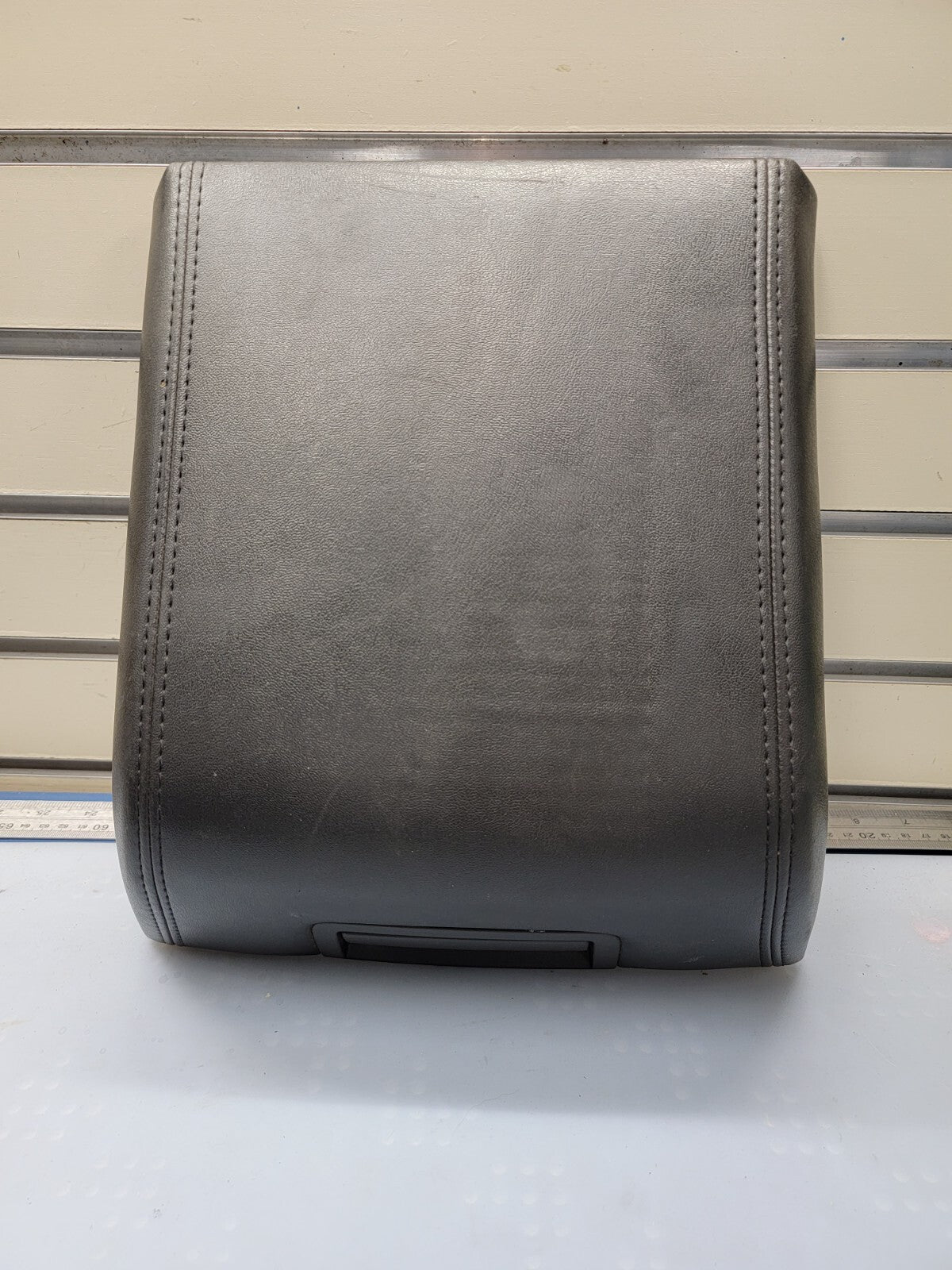 🔥04-08 FORD EXPEDITION CENTER CONSOLE COLUMN SHIFT ARM REST LID BLACK LEATHER