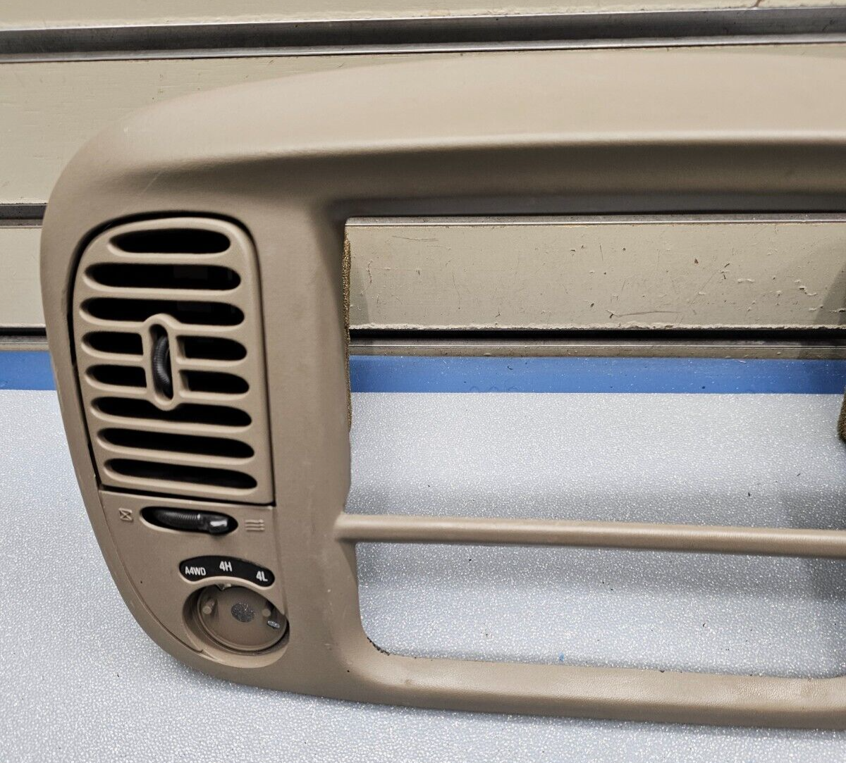 🔥97-03 Ford F150 Center Dash Radio Climate Trim Stereo BEZEL Panel Line TAN