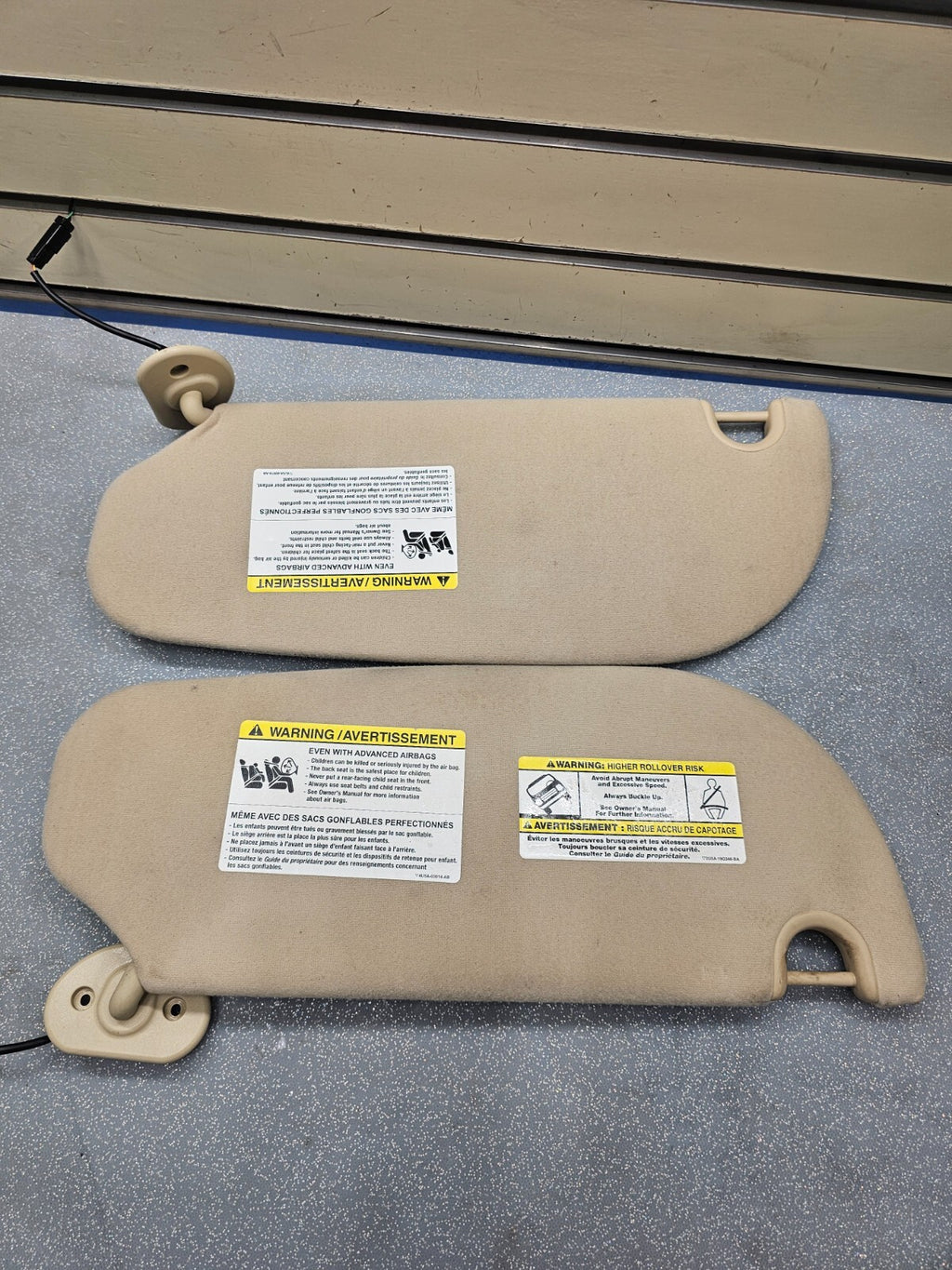 🔥02-05 Ford Explorer Sun Visor Sun Shade Pair Driver Passenger LH RH Tan OEM