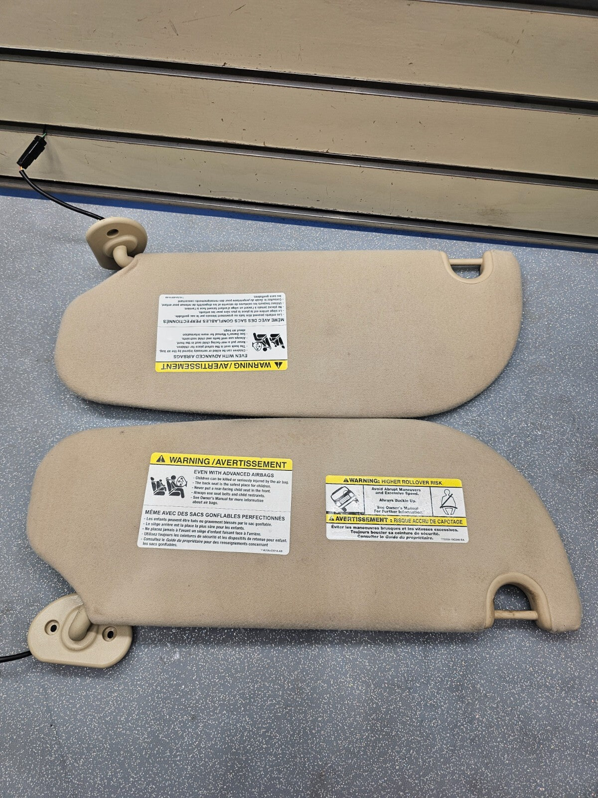 🔥02-05 Ford Explorer Sun Visor Sun Shade Pair Driver Passenger LH RH Tan OEM