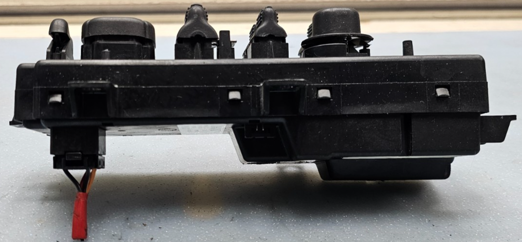 99-04 Grand Cherokee Driver Left Master Door Window Mirror Switch Assembly Black