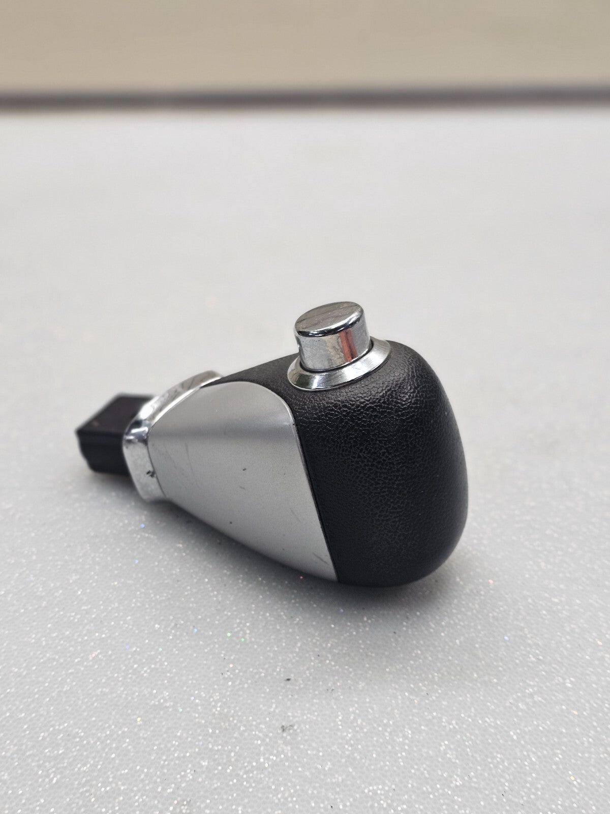 🔥08-12 Chevy Malibu Transmission Shift Gear Shifter Knob Silver/black