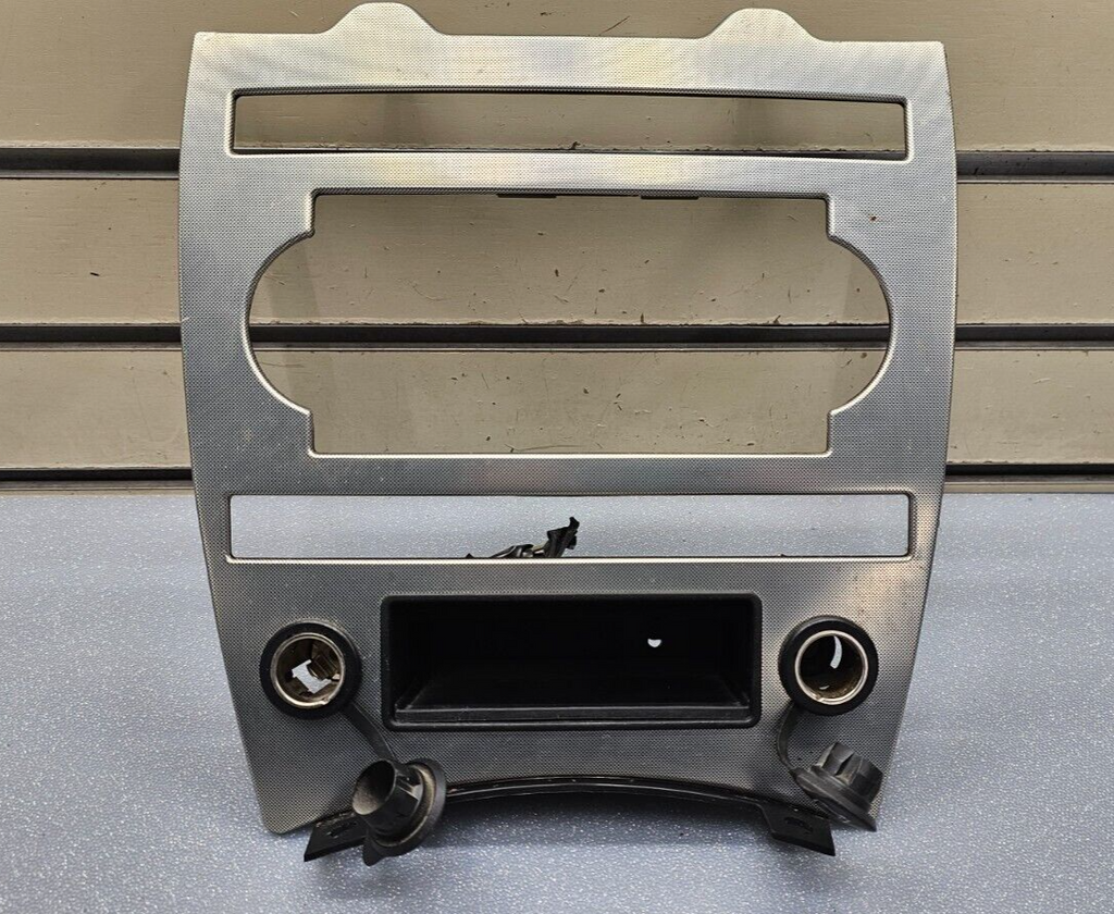 🔥05-07 JEEP GRAND CHEROKEE DASH PANEL RADIO SURROUND TRIM BEZEL Silver OEM B70