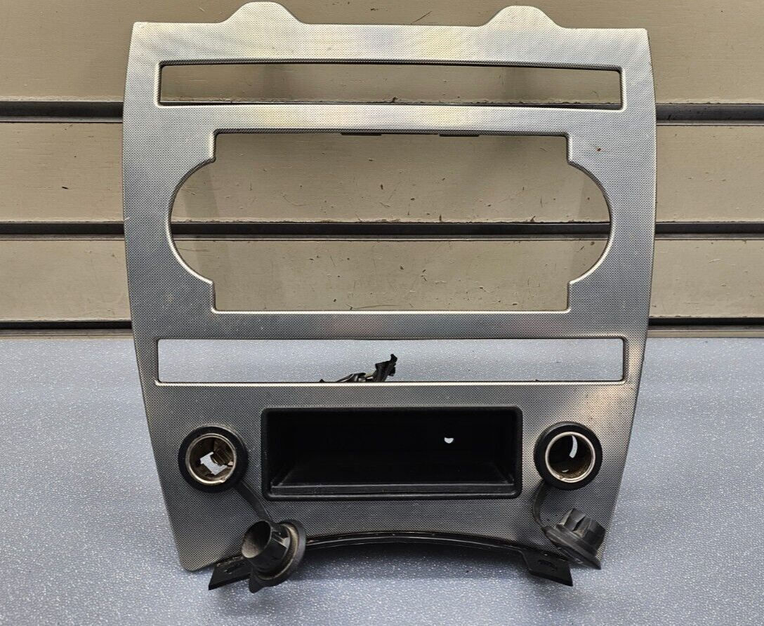 🔥05-07 JEEP GRAND CHEROKEE DASH PANEL RADIO SURROUND TRIM BEZEL Silver OEM B70