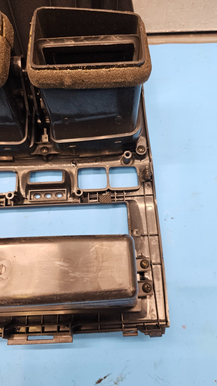🔥01-06 HYUNDAI SANTA FE CENTER DASH RADIO STEREO TRIM PANEL BEZEL BLACK OEM