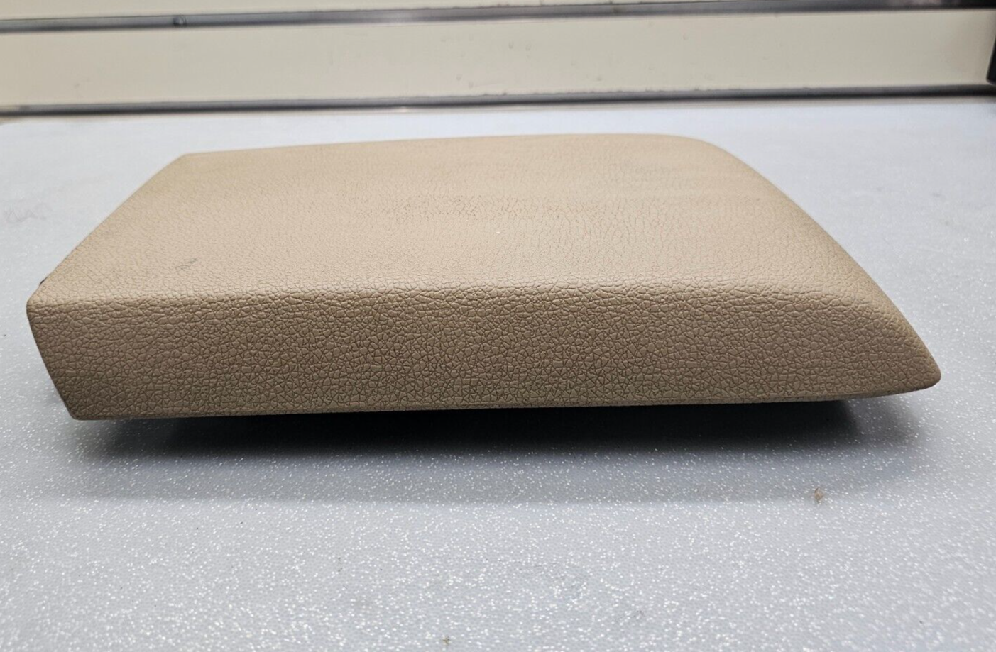 🔥06-09 EXPLORER MERCURY MOUNTINEER CENTER CONSOLE ARM RESTER LID COVER TAN OEM