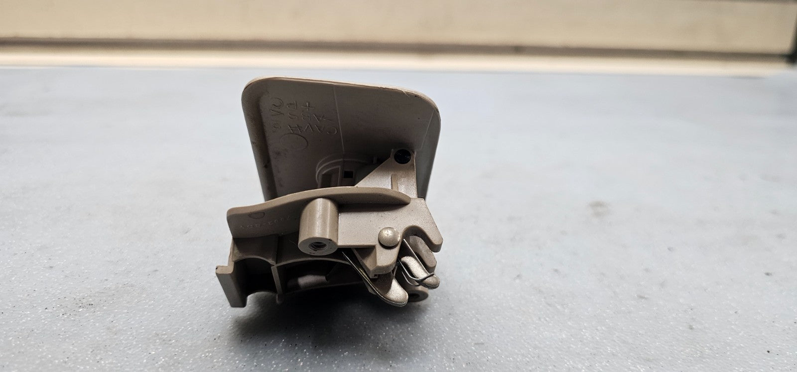 🔥03-07 Cadillac CTS SRX 05-09 STS Glove Box Latch Lock Handle Assembly Tan OEM