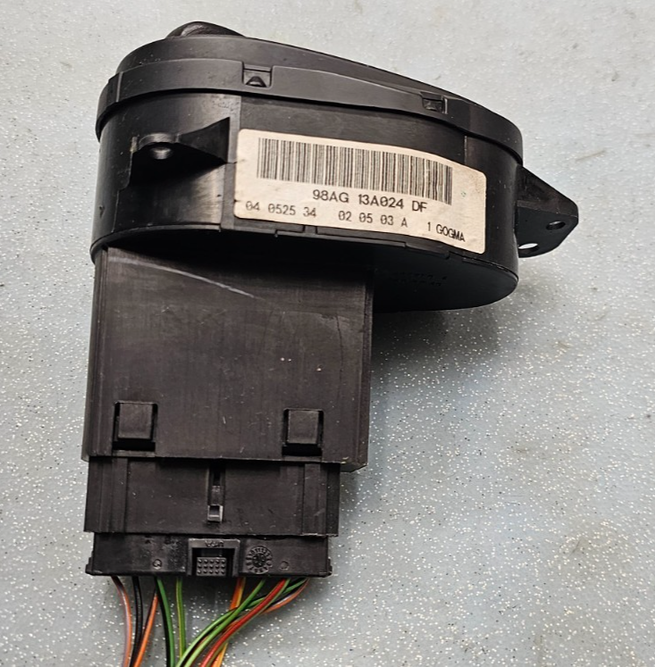 🔥04-07 Focus Dash Headlight Lamp Control Switch Head Fog Light Switch Black