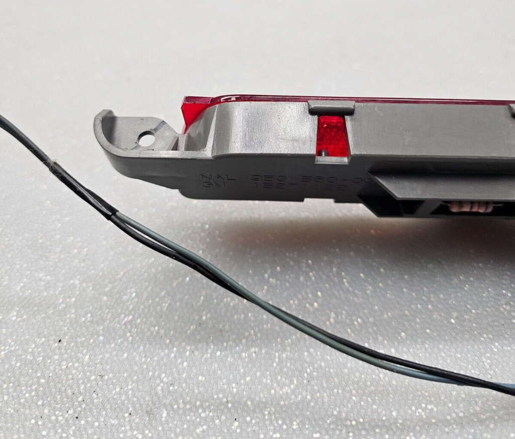 🔥2008-2012 Chevy Malibu Rear High Mount Third Brake Light Lamp Assembly Chrome