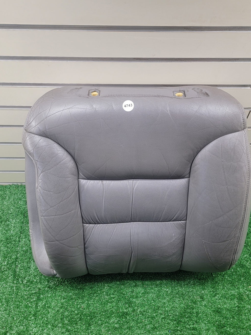 🔥1995-1999 Chevy GMC Silverado  Seat rest cushion leather front left V2 gray