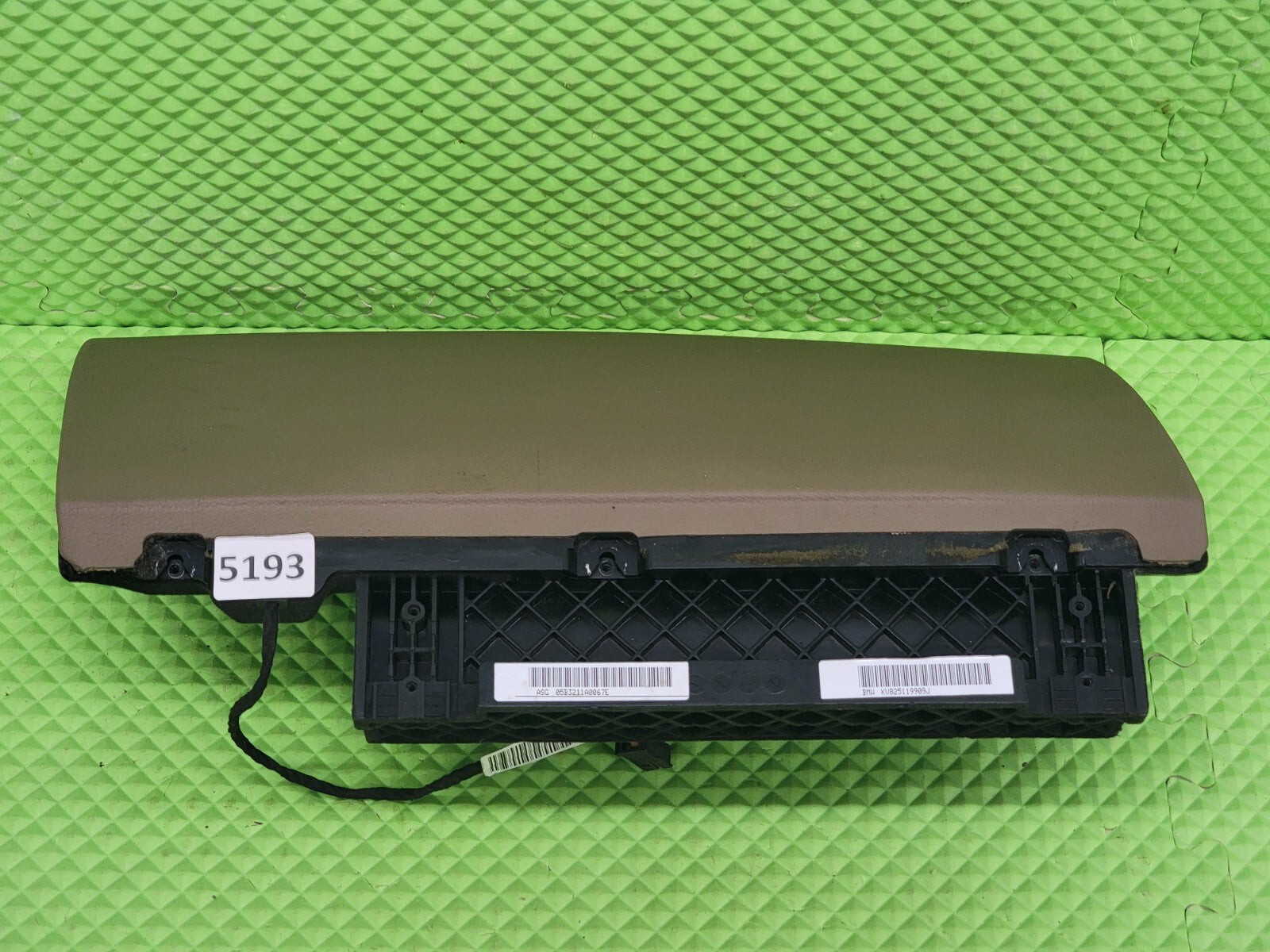 🔥06-08 BMW E65 E66 750i 760 OEM  Front Right Lower Knee Bag Glovebox - Tan