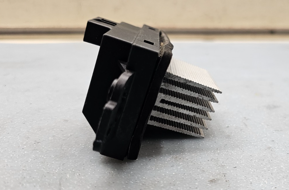 🔥03-11 Allure Century IMPALA  HVAC Heater Blower Motor Resistor black