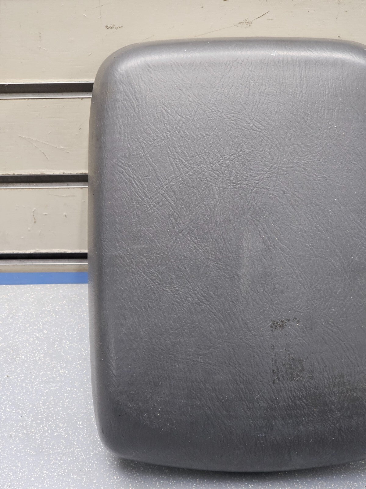 🔥00-04 Nissan Frontier Xterra Center Console Armrest Lid Top Pad Assembly Black