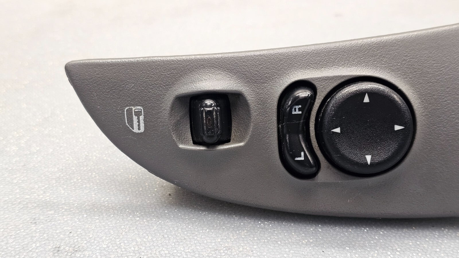 🔥02-07 JEEP LIBERTY LEFT DRIVER MASTER LOCK MIRROR SWITCH TRIM BEZEL OEM GRAY