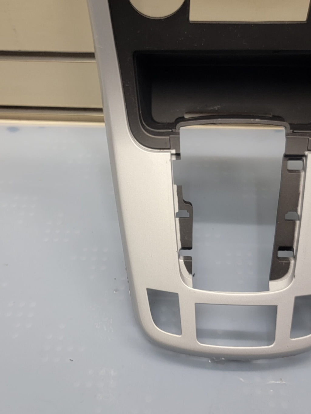 07-09 Chevrolet Equinox Center Dash Radio Climate Bezel Surround Trim Silver