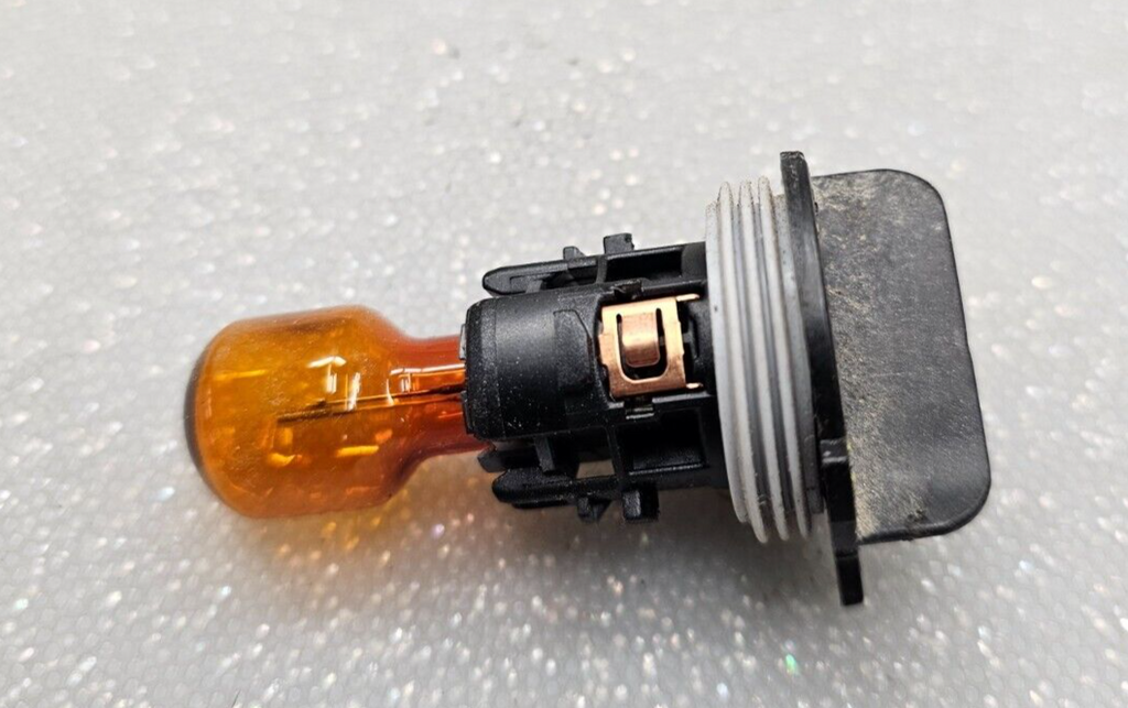 🔥2013-2020 Ford Fusion Corner Turn Signal Light Bulb Socket Indicator Lamp OEM