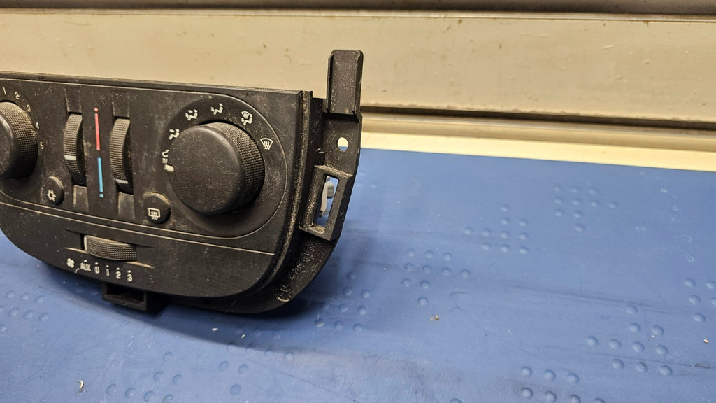 05-09 Montana Relay Uplander Terraza Dash Temperature AC Heater Climate Control
