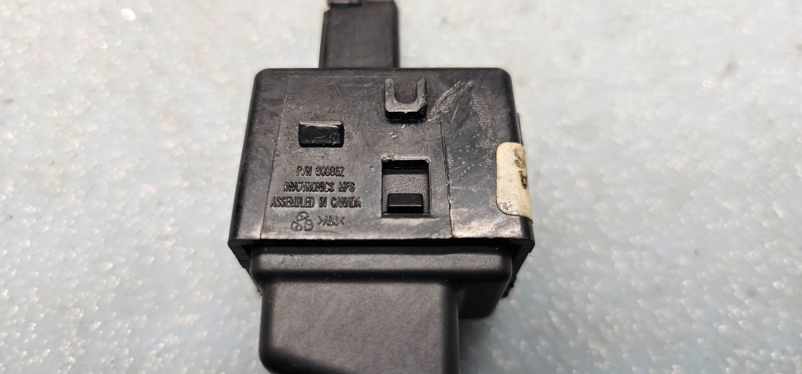 🔥04-09 Cadillac XLR Hazard Warning Switch Assembly Dark Satin Black