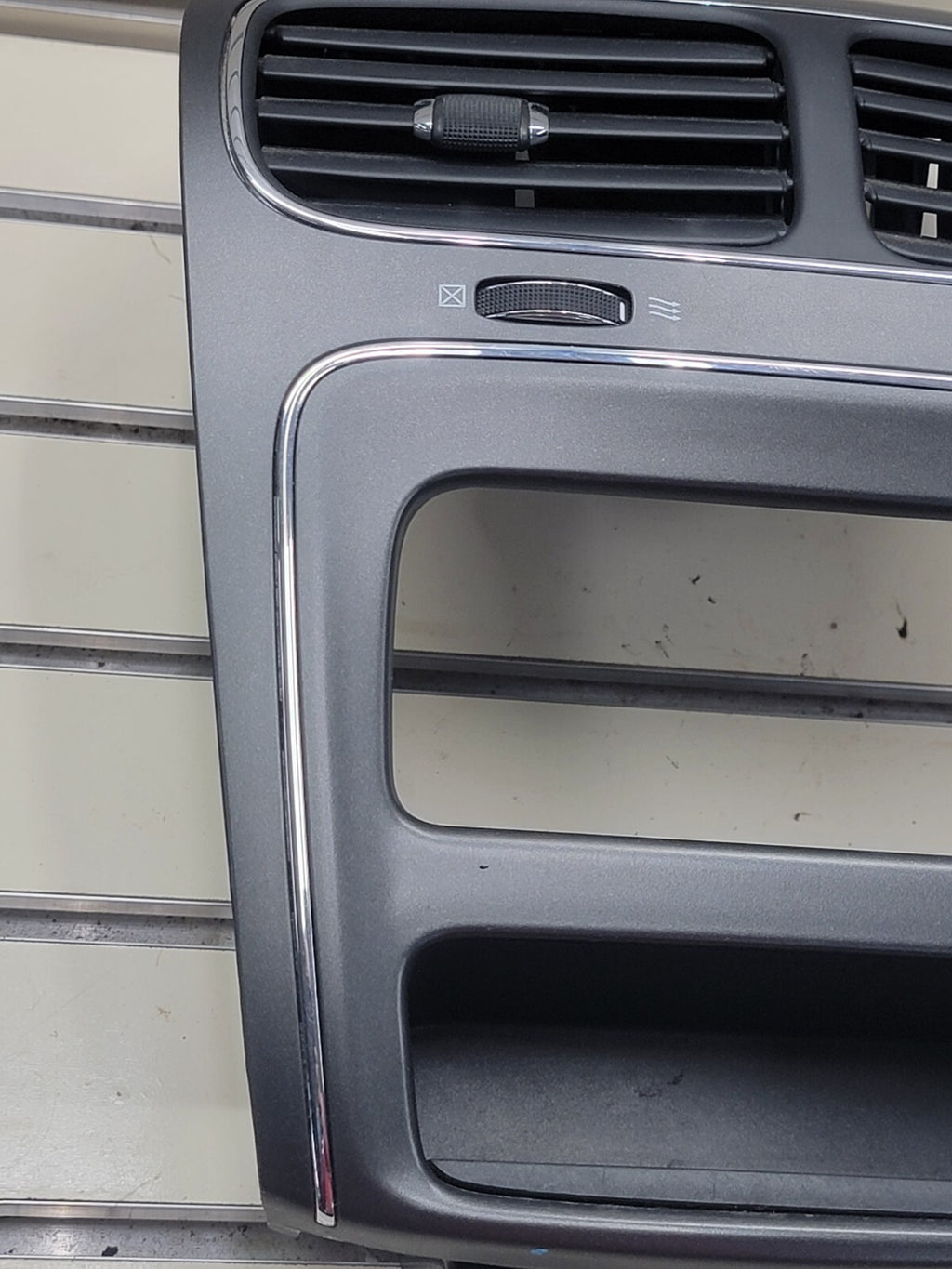 🔥2011-2020 Dodge Journey Center Dash Bezel For Radio With Air Vents OEM