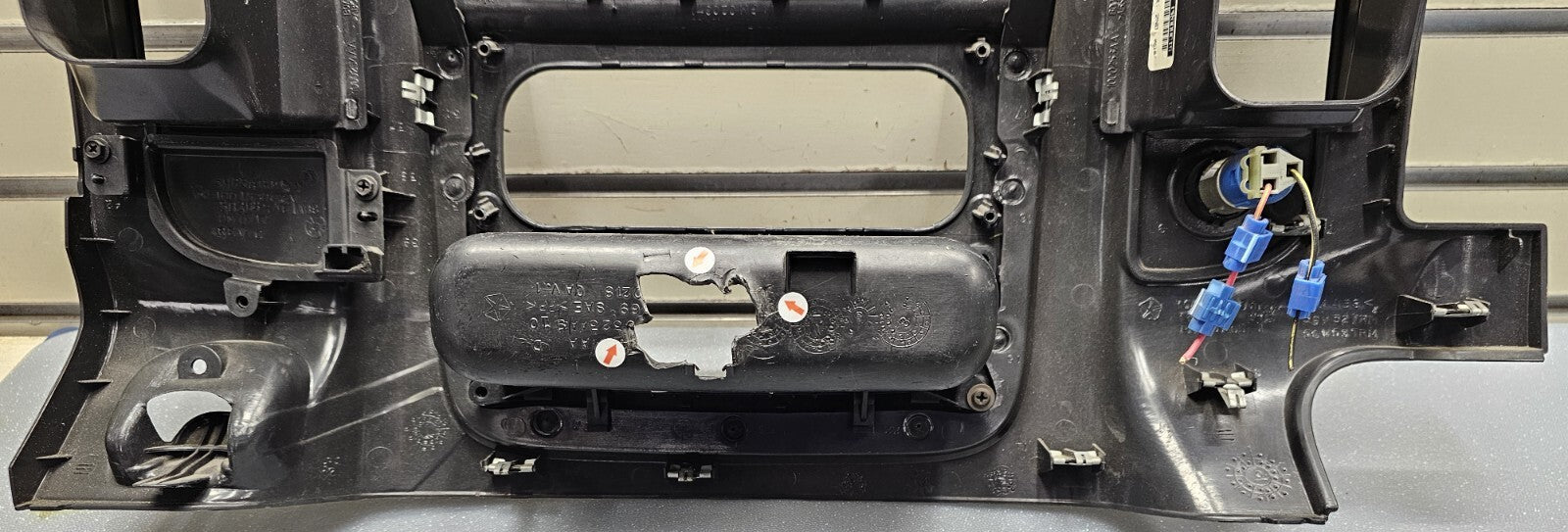 🔥02-05 Dodge RAM Dash RADIO Audio Stereo Bezel Climate Trim Panel Black B10