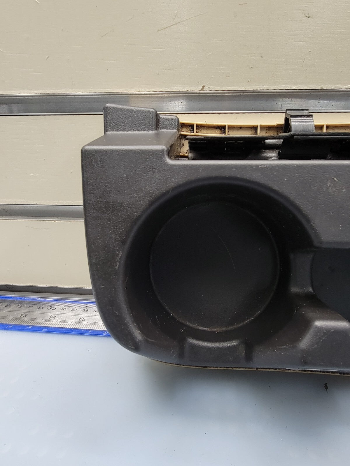 🔥07-14 CHEVROLET Suburban Tahoe Center Console Rear Pull Out Cupholder OEM TAN