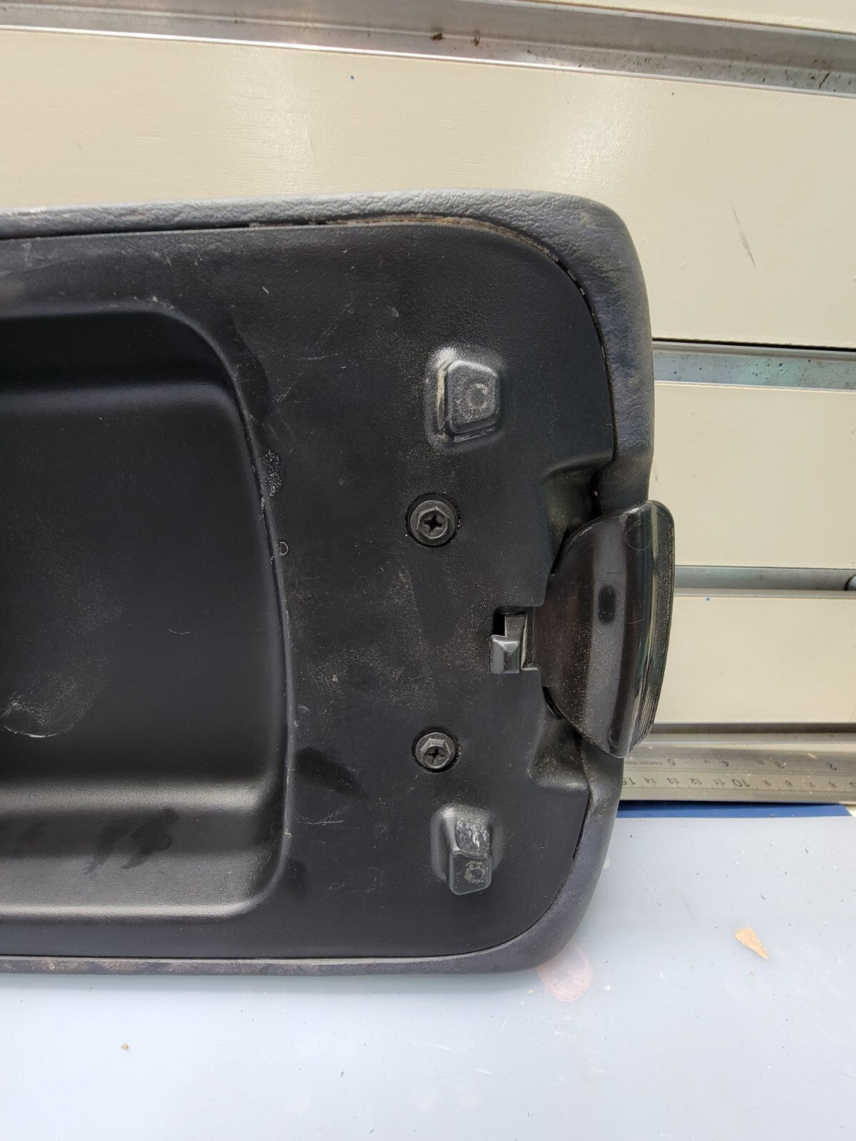 🔥2002-2007 Jeep Liberty Center Console Arm Rest Lid Black OEM