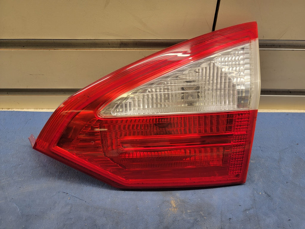 🔥2014-2019 Ford Fiesta Sedan Right Passenger Side Inner Taillight Taillamp OEM