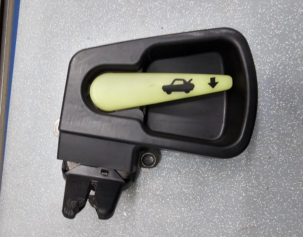 98-02 TOYOTA COROLLA TRUNK LATCH RELEASE ACTUATOR /TC