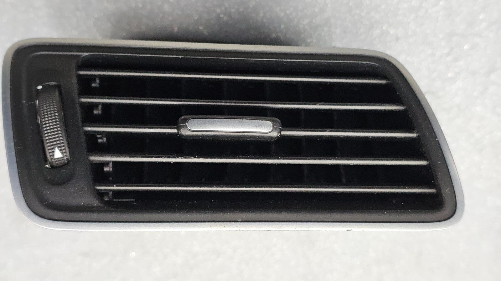 🔥16-19 VW PASSAT DASH RIGHT PASSENGER AC A/C AIR VENT HEATER PANEL BLACK/SILVER