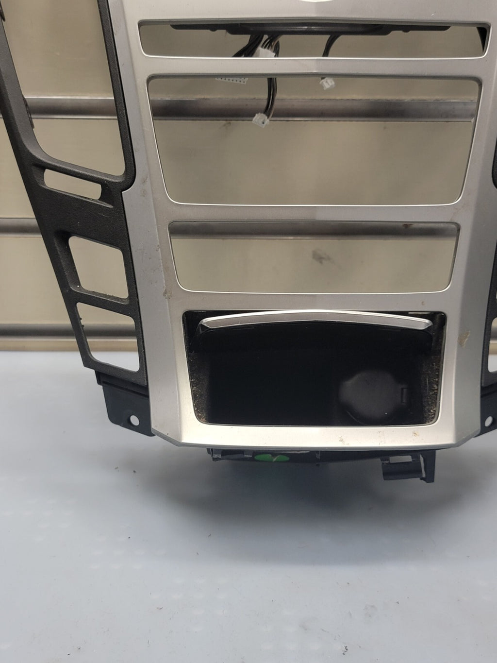 🔥2008-2013 Cadillac CTS Radio Control Panel trim bezel SILVER B44