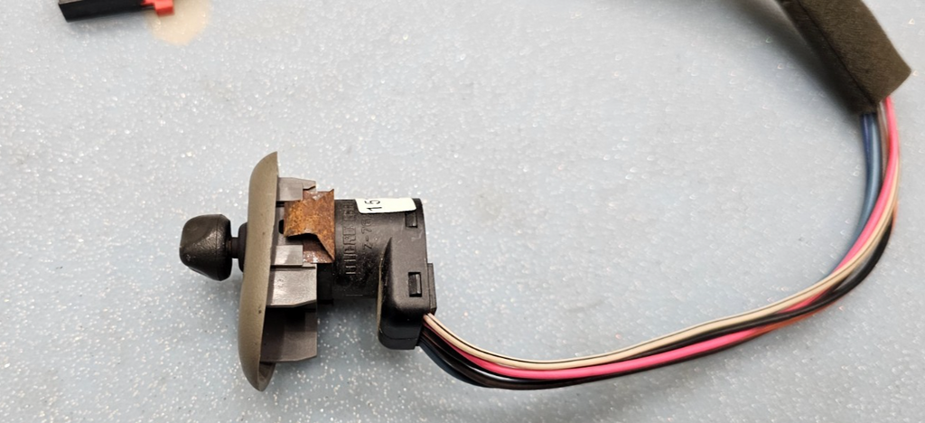 🔥05-06 Chevy Trailblazer 03-06 SSR Standard Ignition Door Remote Mirror Switch